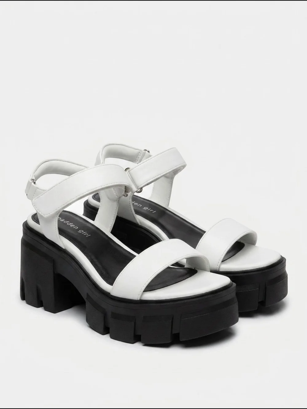 Madden Girl White Chunky Lug Sole Platform Sandals‎ Size 9 Like New
